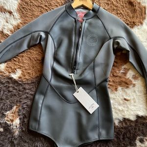 Nwt Billabong Spring Suit
